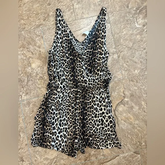 Leopard Print Romper - Picture 1 of 3